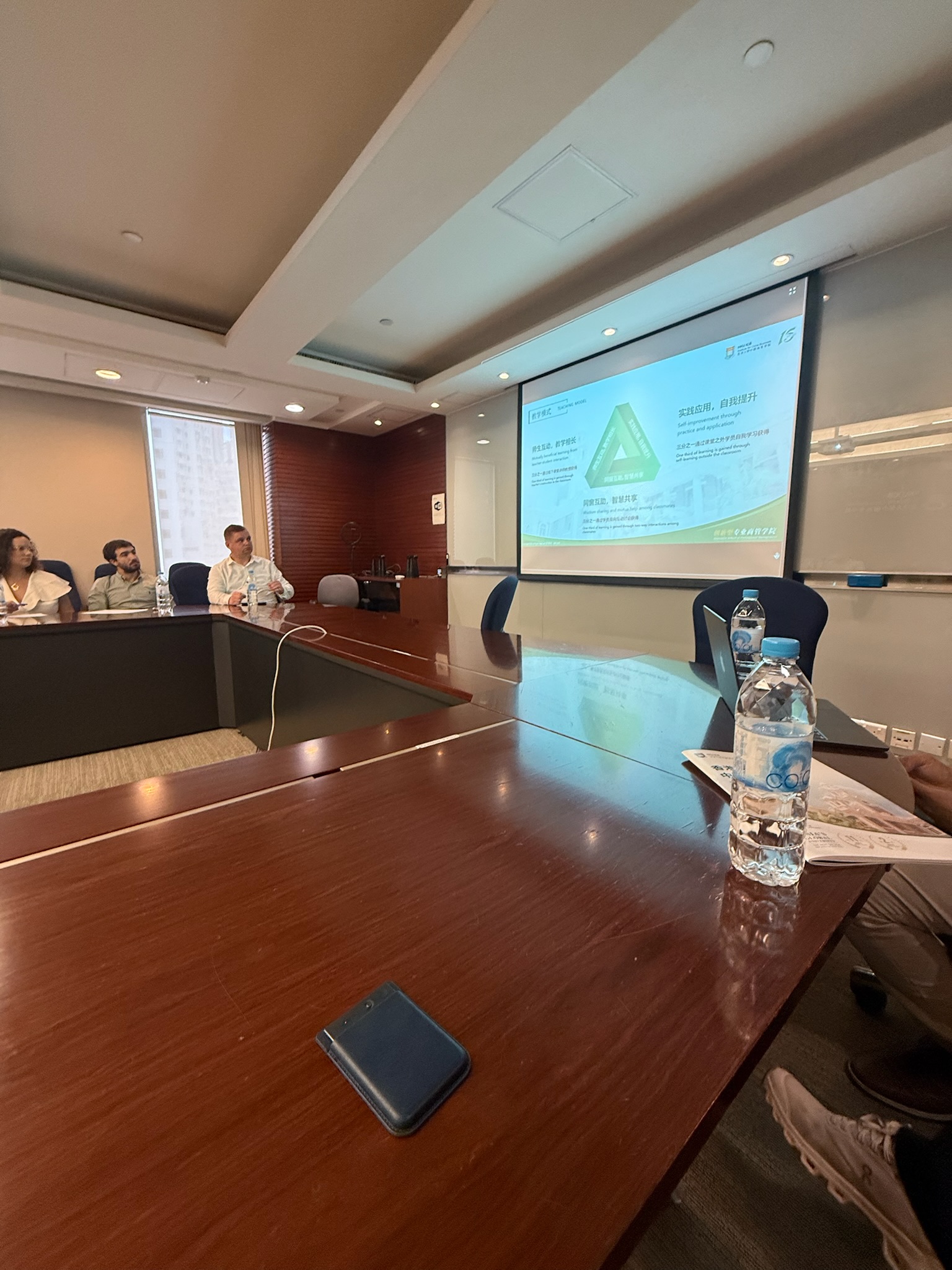 Entrada principal da The University of Hong Kong (HKU)