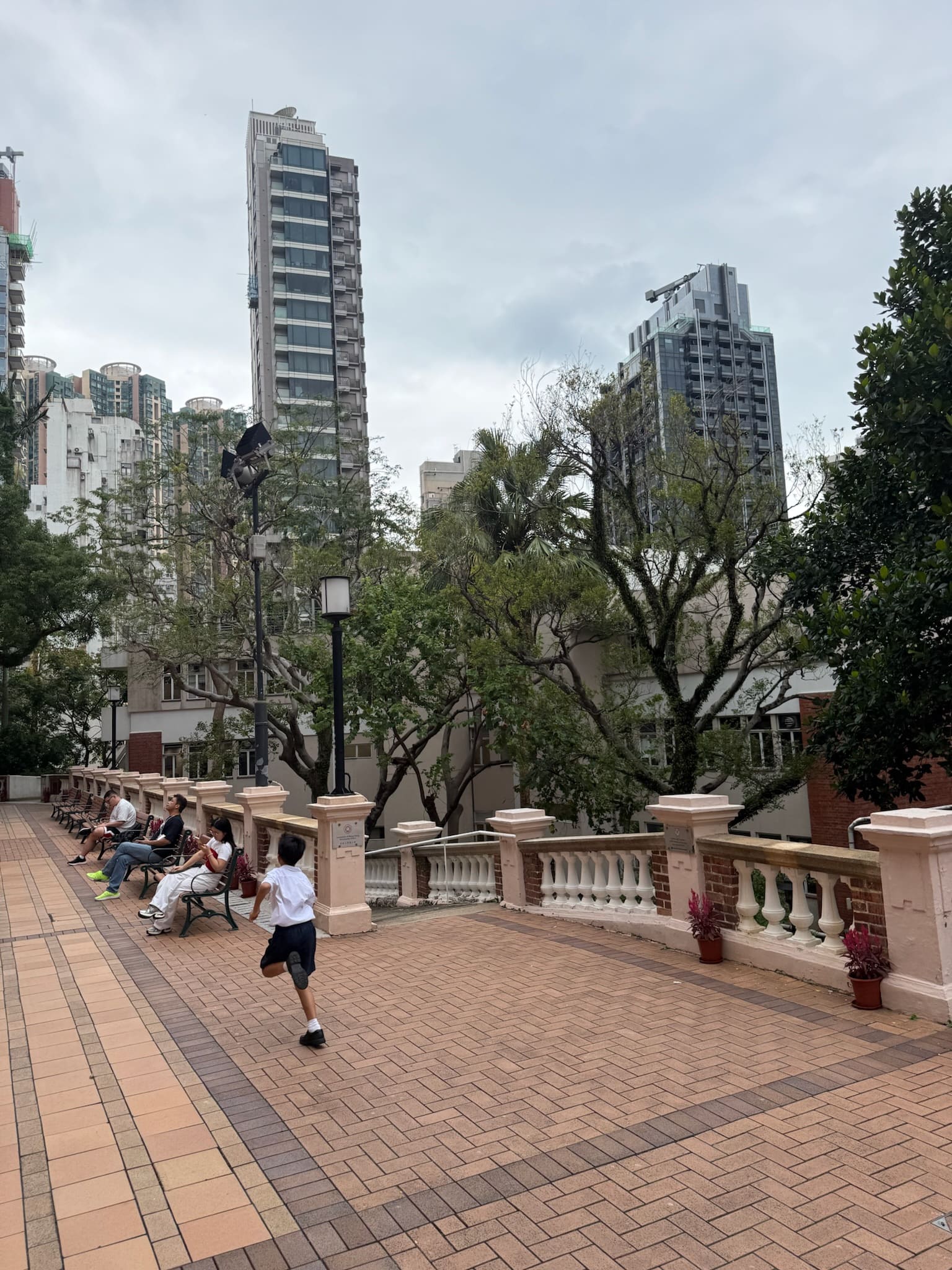 Peak Tram subindo o Victoria Peak