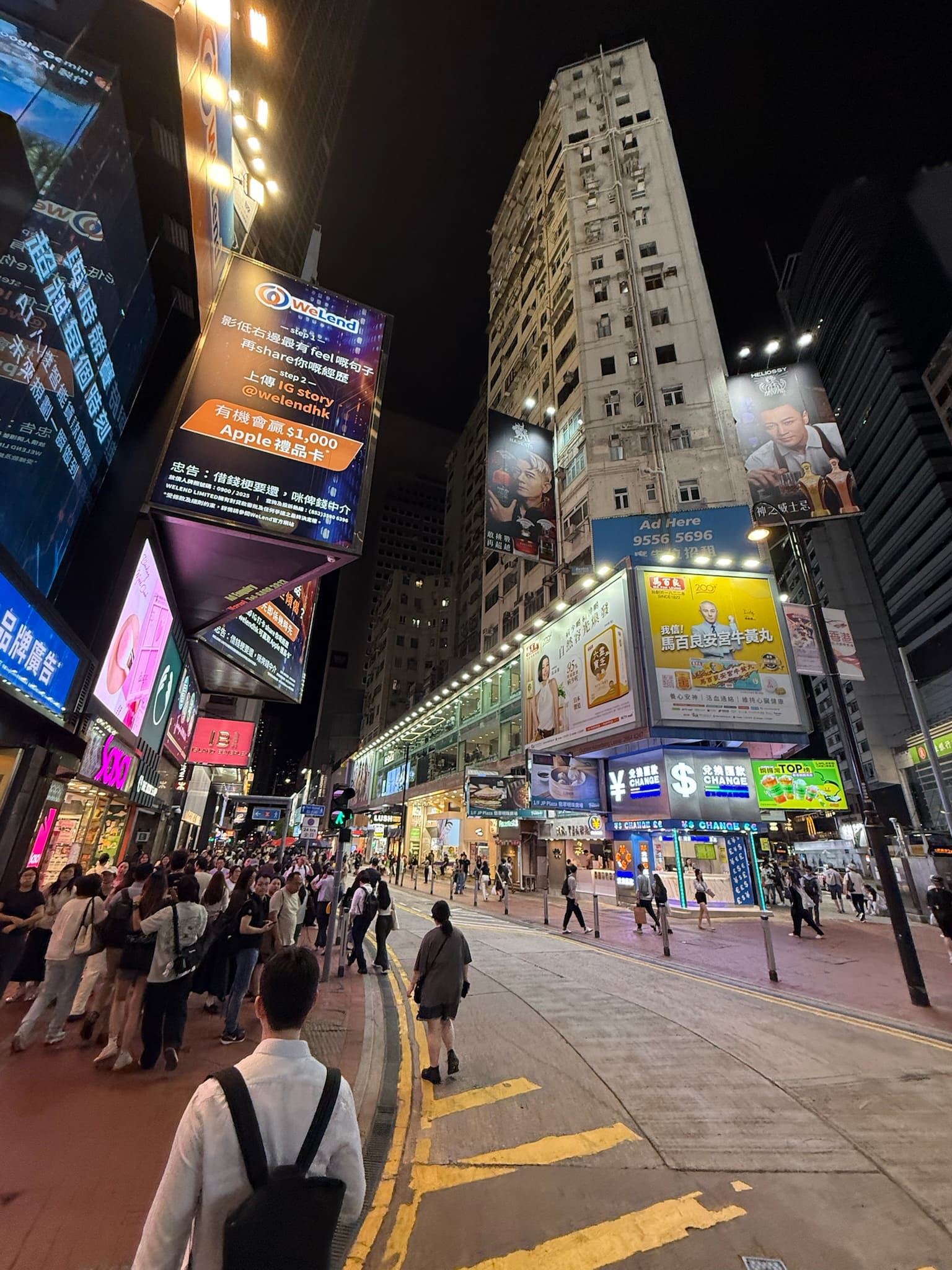 Vista noturna de Hong Kong do Sky Terrace