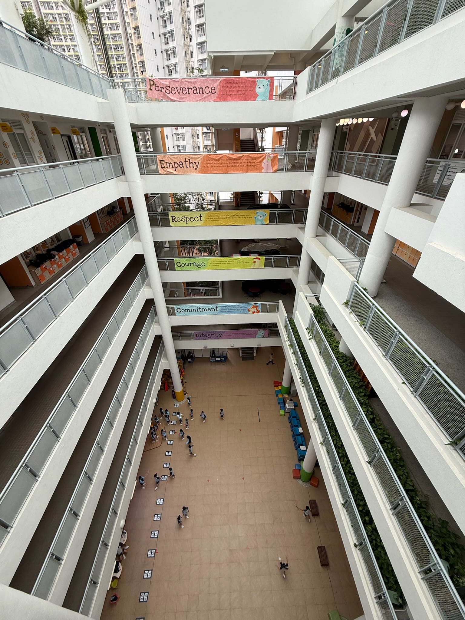 Encerramento do dia em Hong Kong